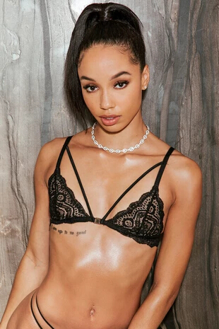 Alexis Tae's nude picture